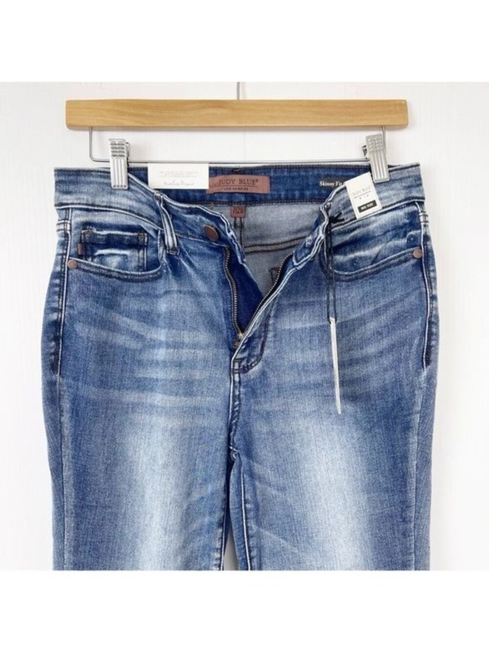 Judy Blue Mid Rise Cuffed Skinny Jeans 28 New - Picture 2 of 9